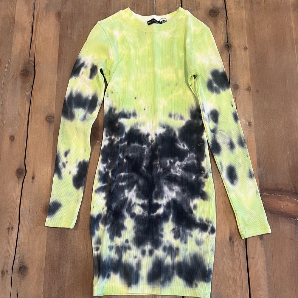 PrettyLittleThing Ribbed Lime Bodycon Dress
